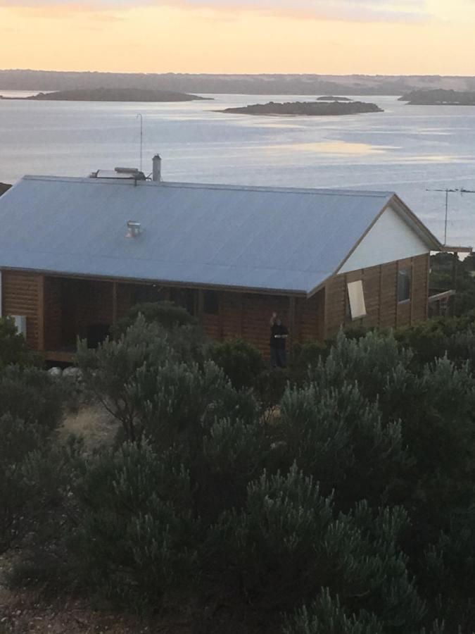 Pelican Lagoon Cabin Villa Buitenkant foto